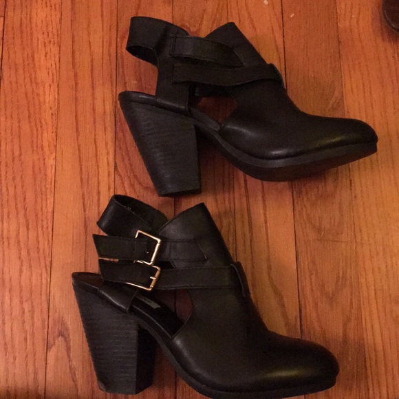 Black Bootie Heel - Picture 1 of 3